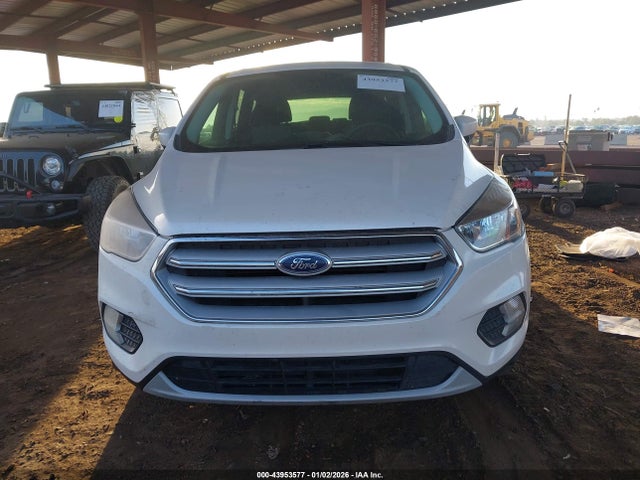 1FMCU9GD5KUA55212 Ford ESCAPE SE