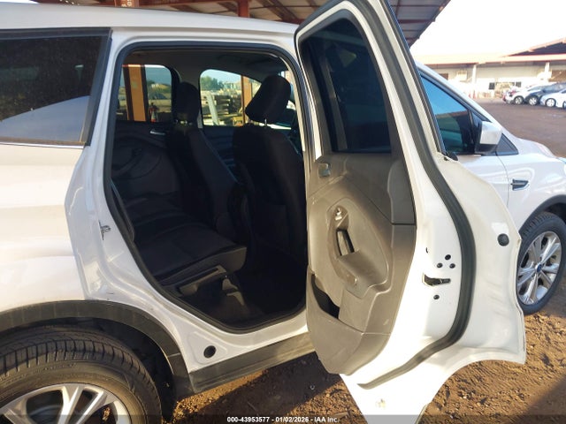 1FMCU9GD5KUA55212 Ford ESCAPE SE