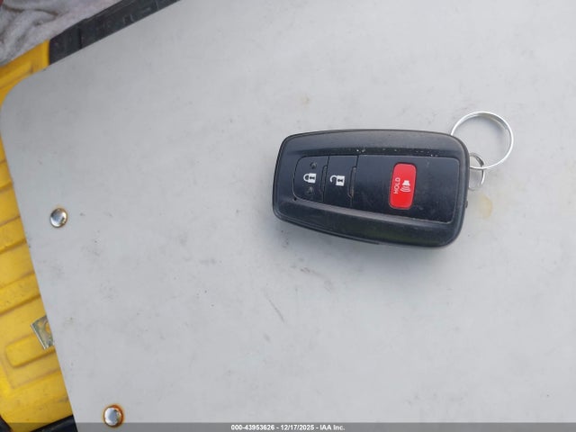 JTDKBRFUXH3032711 Toyota Prius Two