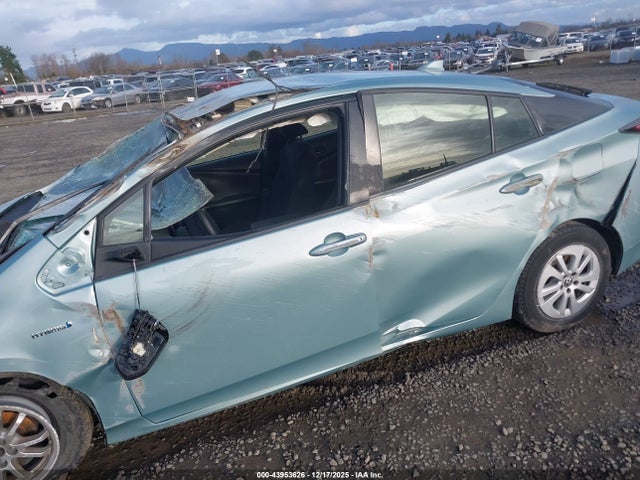 JTDKBRFUXH3032711 Toyota Prius Two