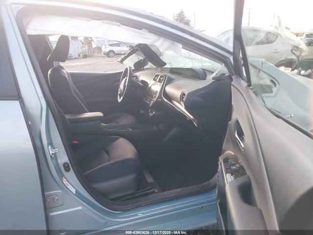 JTDKBRFUXH3032711 Toyota Prius Two