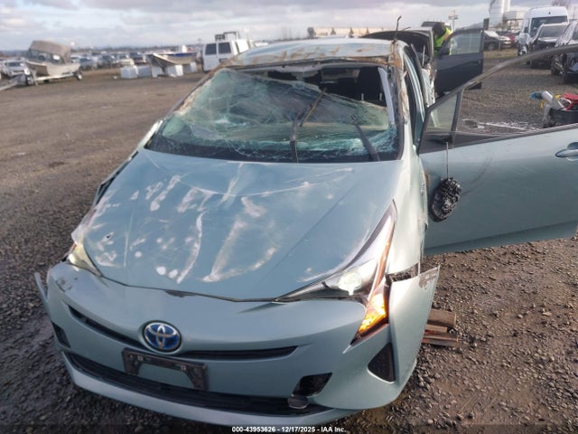 JTDKBRFUXH3032711 Toyota Prius Two