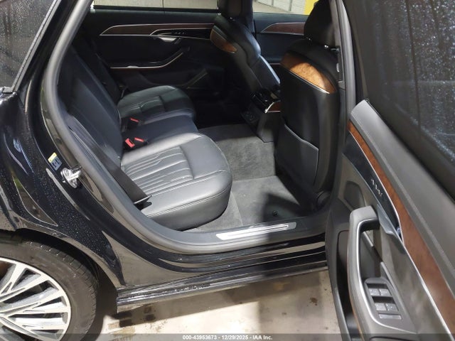 43953673 :رقم المزاد ، WAU8DAF85KN019432 vin ، 2019 Audi A8 L 55 مزاد بيع