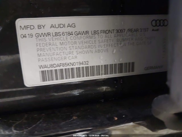 43953673 :رقم المزاد ، WAU8DAF85KN019432 vin ، 2019 Audi A8 L 55 مزاد بيع