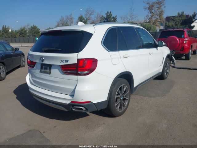 2018 BMW X5 5UXKR2C56J0X08352 Photo 3