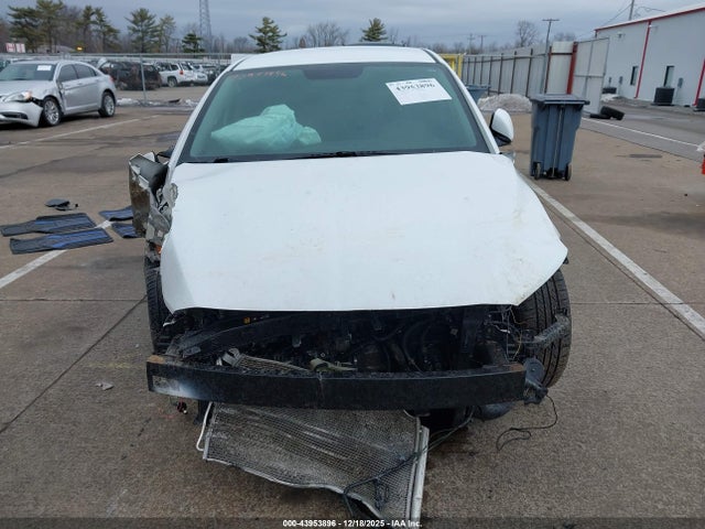 5NPD84LF7JH250552 Hyundai ELANTRA SEL