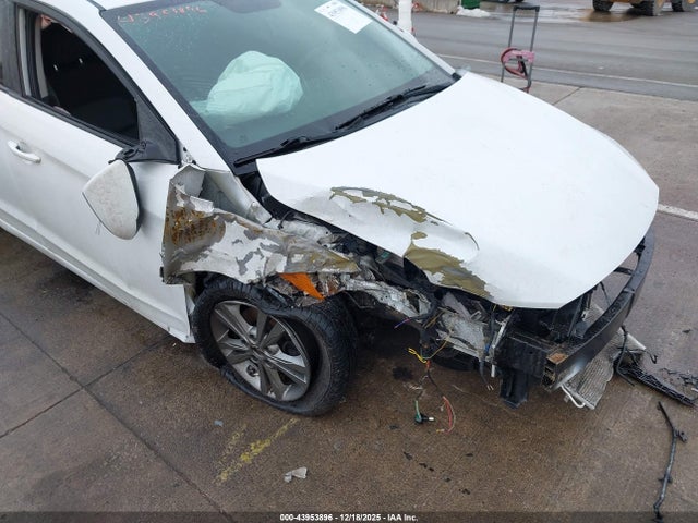 5NPD84LF7JH250552 Hyundai ELANTRA SEL