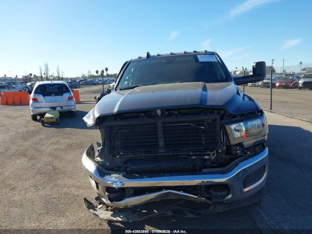 3C7WRTCL8LG279935 RAM 3500 Chassis Tradesman/slt/laramie/limited