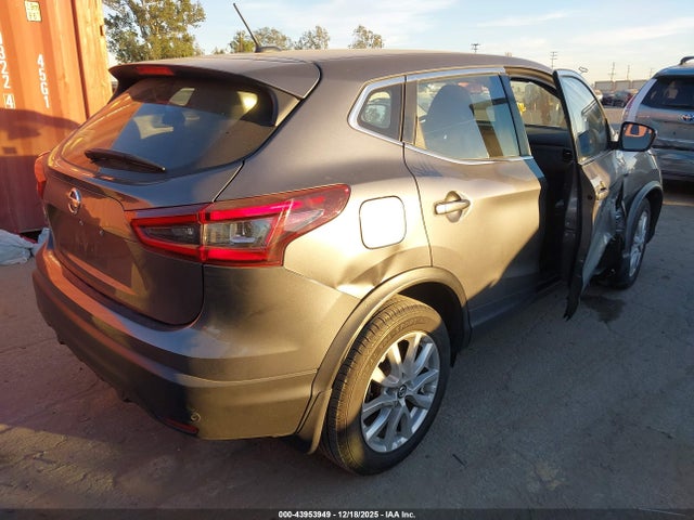 JN1BJ1AV4MW302919 Nissan Rogue Sport S Fwd Xtronic Cvt