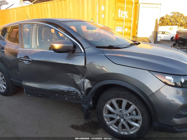 JN1BJ1AV4MW302919 Nissan Rogue Sport S Fwd Xtronic Cvt