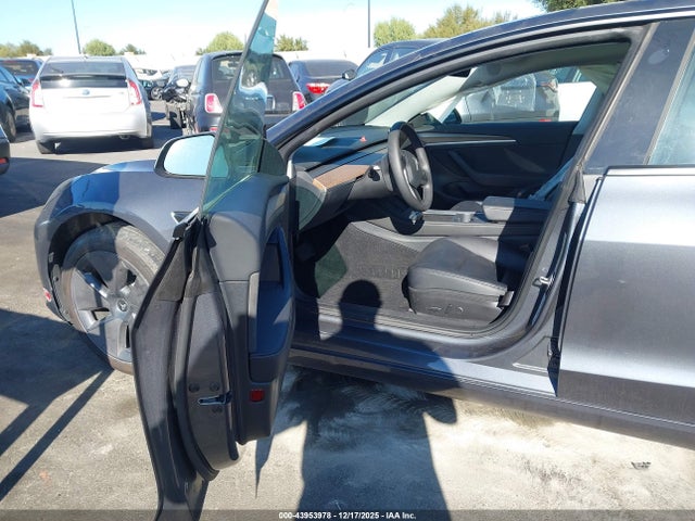 2023 TESLA MODEL 3 5YJ3E1EA3PF698850 Photo 4