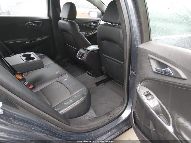 1G1ZD5ST4MF057295 Chevrolet Malibu Fwd Lt