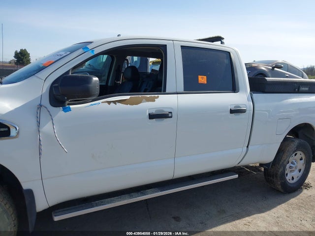1N6AA1F37JN523557 Nissan Titan Xd S Gas