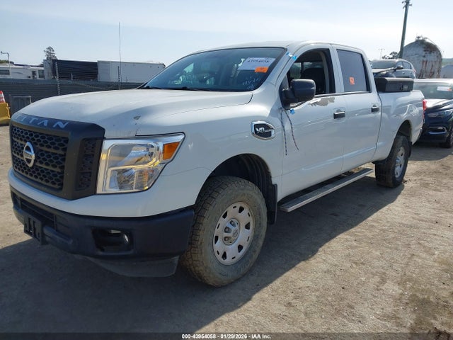 1N6AA1F37JN523557 Nissan Titan Xd S Gas