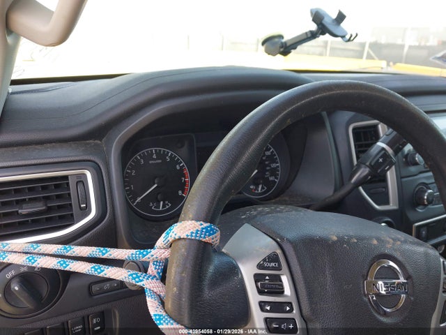 1N6AA1F37JN523557 Nissan Titan Xd S Gas