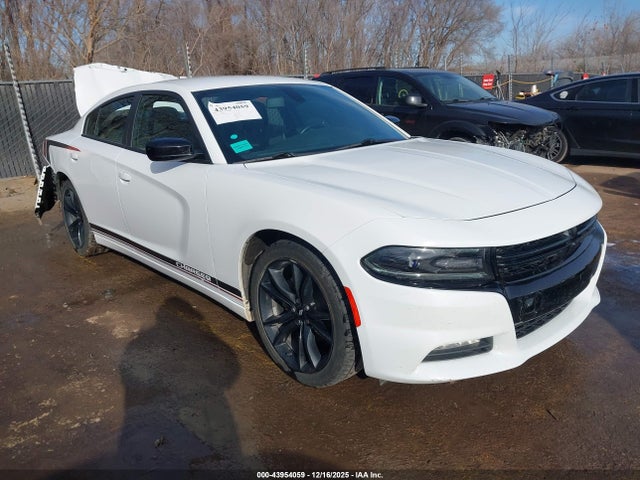 43954059 :رقم المزاد ، 2C3CDXHG0HH642645 vin ، 2017 Dodge Charger Sxt Rwd مزاد بيع