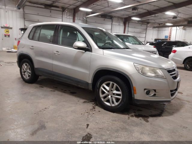 2011 VOLKSWAGEN TIGUAN WVGAV7AX7BW530813