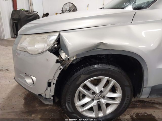 2011 VOLKSWAGEN TIGUAN WVGAV7AX7BW530813 Photo 5