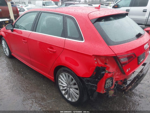 2016 AUDI A3 E-TRON WAUTPBFF7GA026287 Photo 2