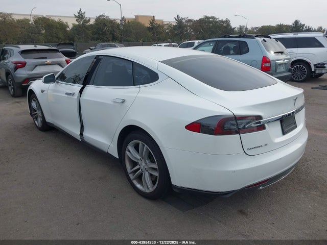 43954230 :رقم المزاد ، 5YJSA1CNXDFP28144 vin ، 2013 Tesla Model S مزاد بيع