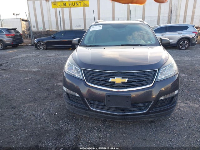 1GNKVFKD2FJ227083 Chevrolet Traverse Ls