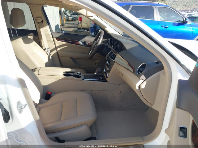 2014 MERCEDES-BENZ C 350 WDDGF5HB5EA895007 Photo 4