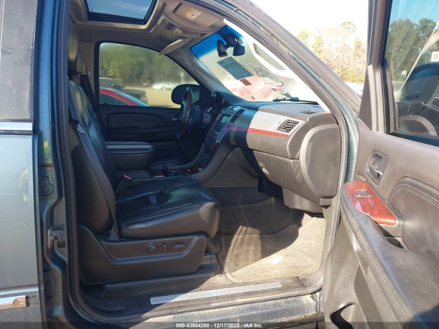 2008 CADILLAC ESCALADE ESV 1GYFK66848R170304 Photo 4