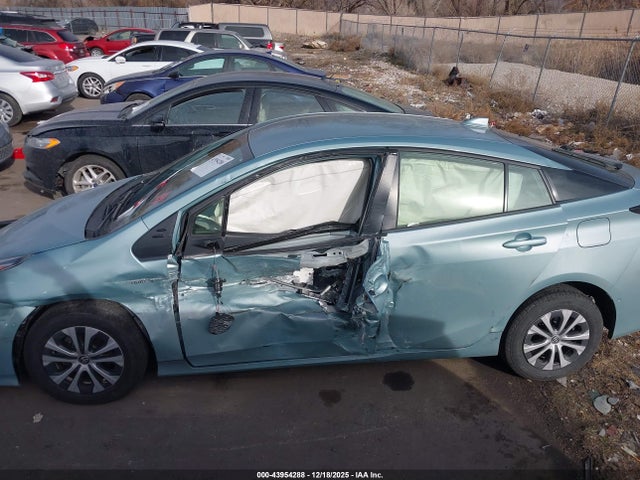 JTDL9MFU9N3039163 Toyota Prius Xle Awd-e