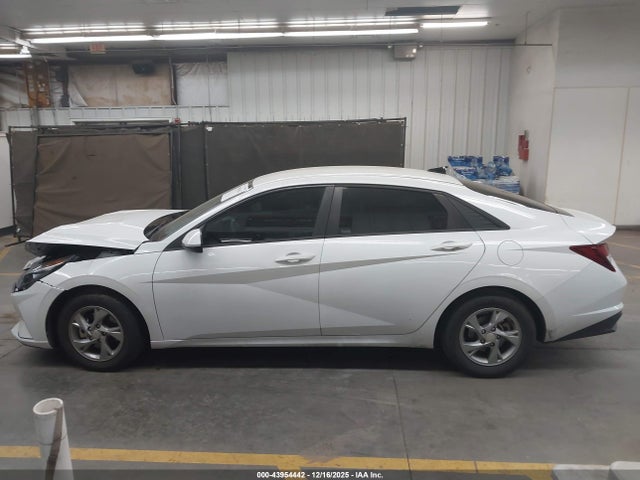 5NPLL4AG7NH061704 Hyundai ELANTRA SE