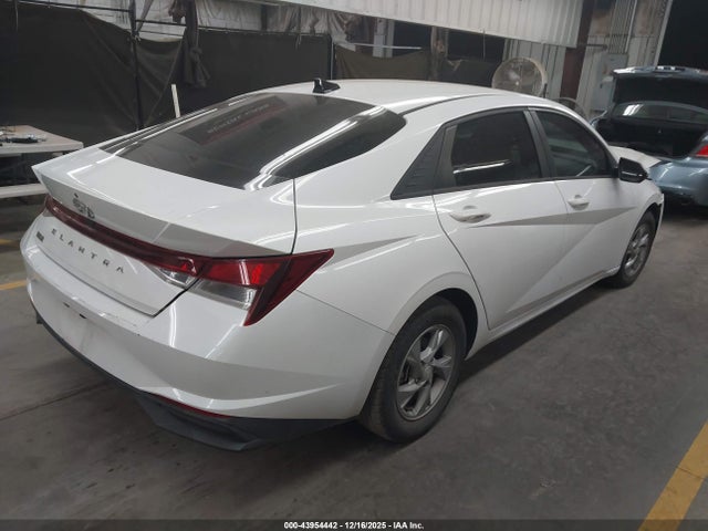 5NPLL4AG7NH061704 Hyundai ELANTRA SE