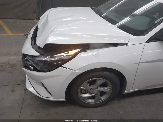 5NPLL4AG7NH061704 Hyundai ELANTRA SE