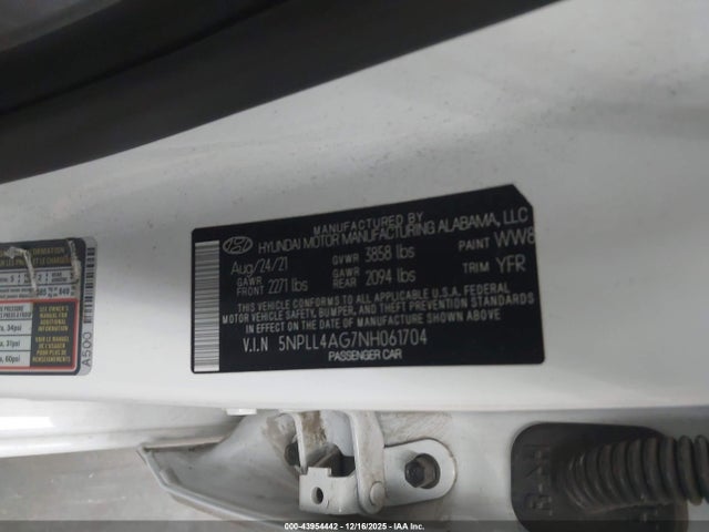 5NPLL4AG7NH061704 Hyundai ELANTRA SE