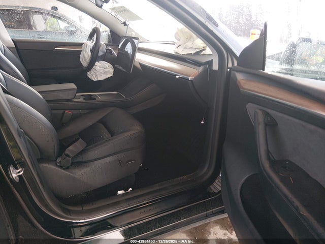 2025 TESLA MODEL Y 7SAYGAEE4SF249885 Photo 4