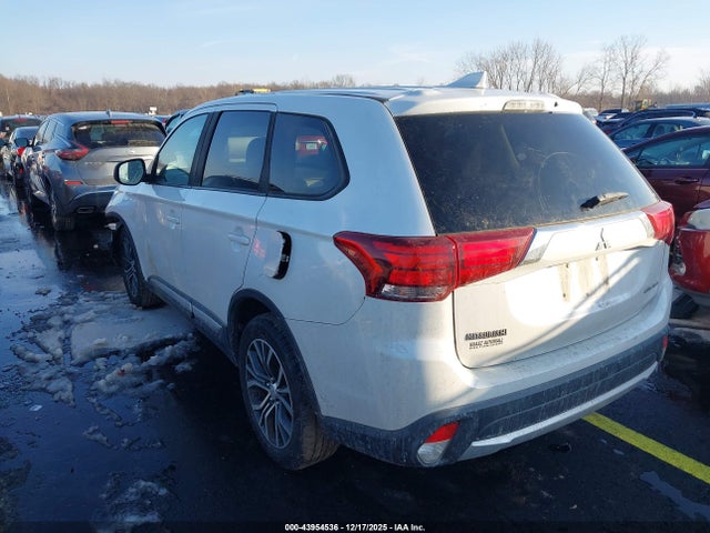2017 MITSUBISHI OUTLANDER JA4AZ2A37HZ023629 Photo 2