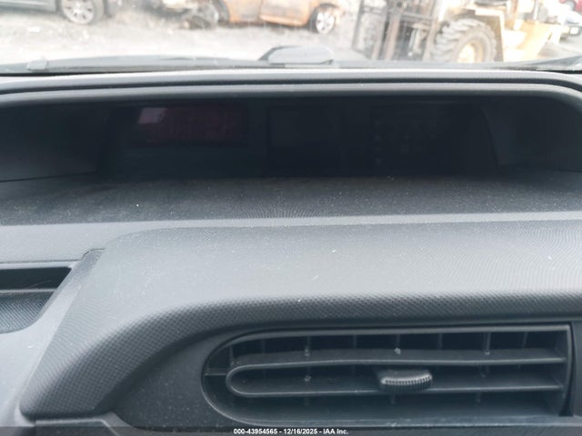 Toyota PRIUS C 2015 JTDKDTB37F1587130 Image 15