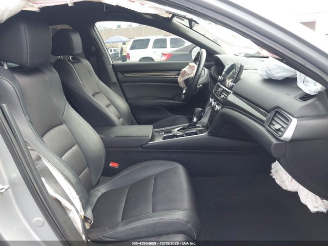 1HGCV1F35KA028106 Honda Accord Sport
