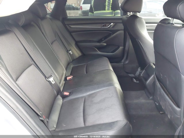 1HGCV1F35KA028106 Honda Accord Sport