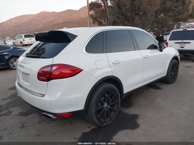 2014 PORSCHE CAYENNE HYBRID WP1AE2A25ELA51287 Photo 3