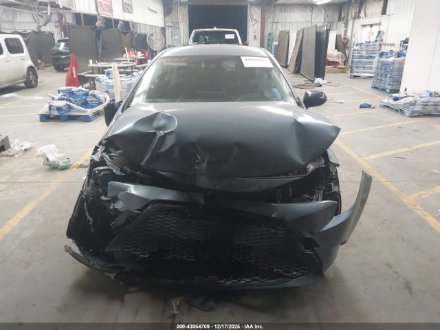 JTDEPRAE3LJ043164 Toyota COROLLA LE