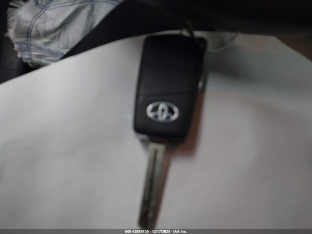 JTDEPRAE3LJ043164 Toyota COROLLA LE