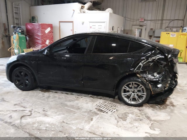 43954752 :رقم المزاد ، 5YJYGDEE0MF268080 vin ، 2021 Tesla Model Y Long Range Dual Motor All-wheel Drive مزاد بيع