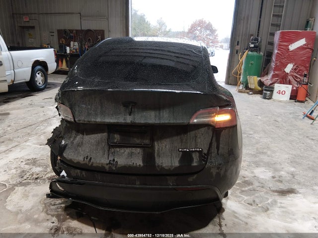 43954752 :رقم المزاد ، 5YJYGDEE0MF268080 vin ، 2021 Tesla Model Y Long Range Dual Motor All-wheel Drive مزاد بيع