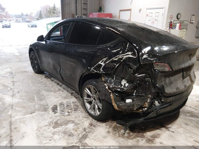 43954752 :رقم المزاد ، 5YJYGDEE0MF268080 vin ، 2021 Tesla Model Y Long Range Dual Motor All-wheel Drive مزاد بيع