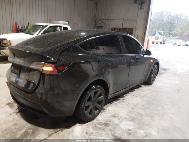 43954752 :رقم المزاد ، 5YJYGDEE0MF268080 vin ، 2021 Tesla Model Y Long Range Dual Motor All-wheel Drive مزاد بيع
