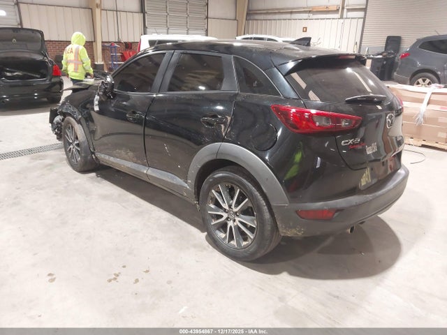 2018 MAZDA CX-3 JM1DKDC72J0300894 Photo 2
