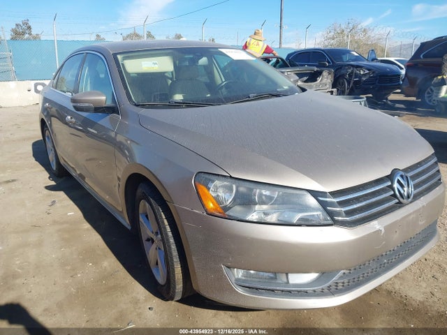 2015 VOLKSWAGEN PASSAT 1VWAT7A34FC088262