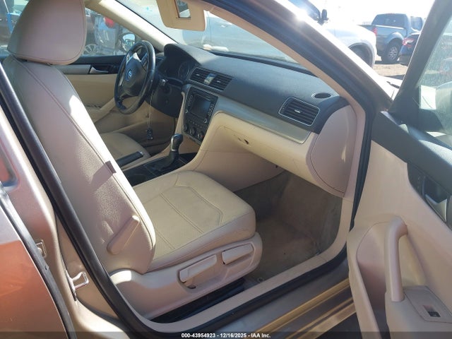 2015 VOLKSWAGEN PASSAT 1VWAT7A34FC088262 Photo 4