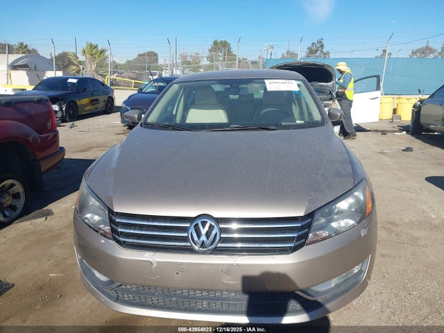 2015 VOLKSWAGEN PASSAT 1VWAT7A34FC088262 Photo 5