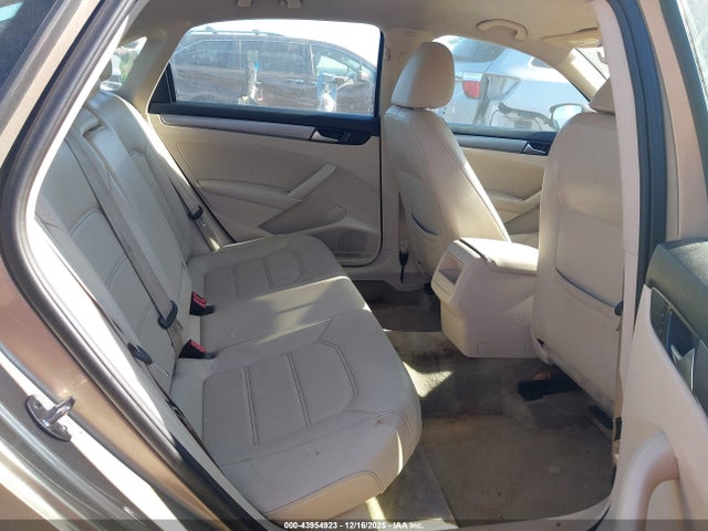 2015 VOLKSWAGEN PASSAT 1VWAT7A34FC088262 Photo 7
