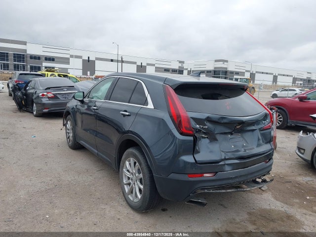 2021 CADILLAC XT4 1GYAZAR46MF063249 Photo 2